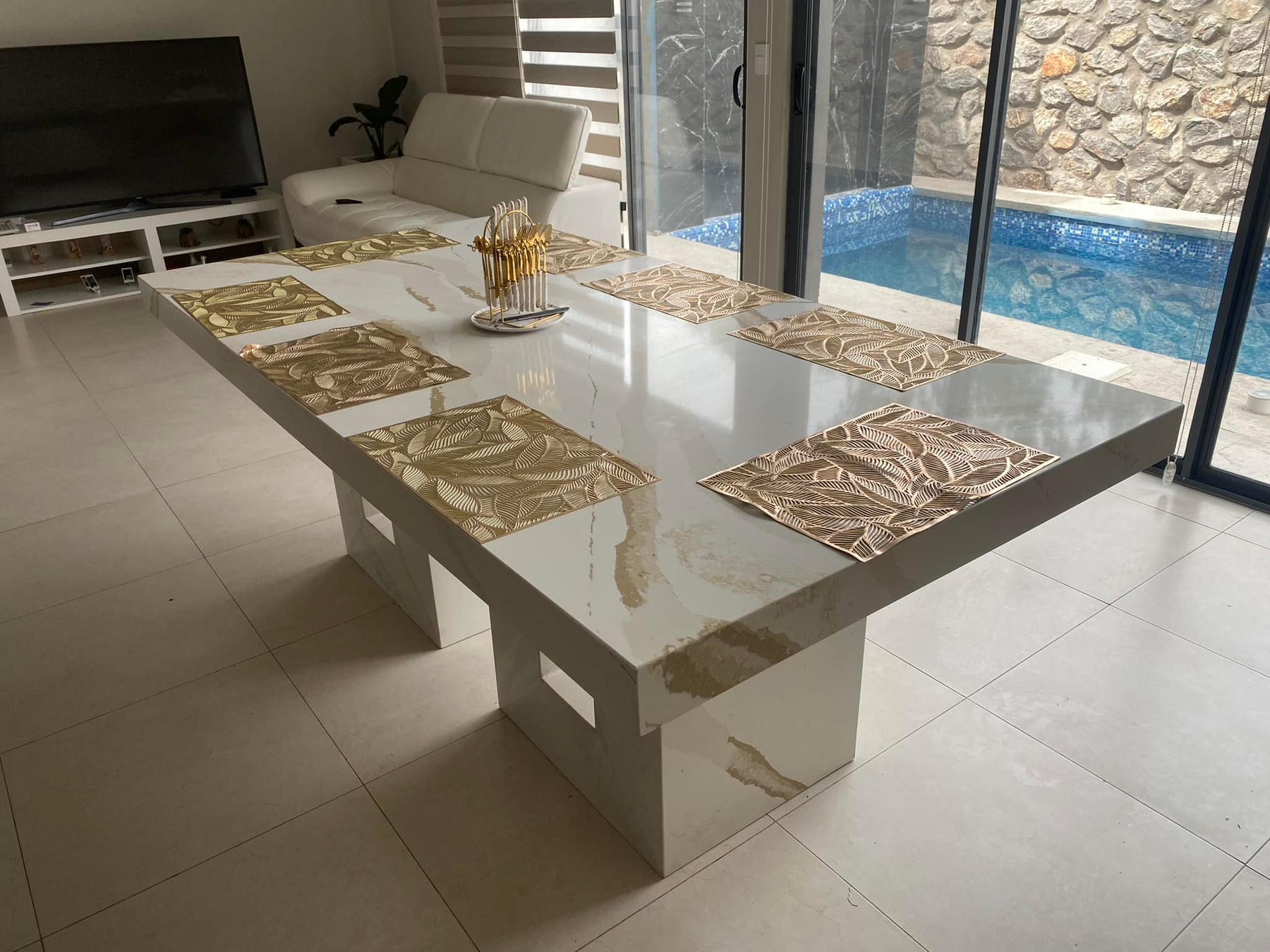 LX6018 CALACATTA GOLD QUARTZ STONE COUNTERTOP 2 LINX SURFACES