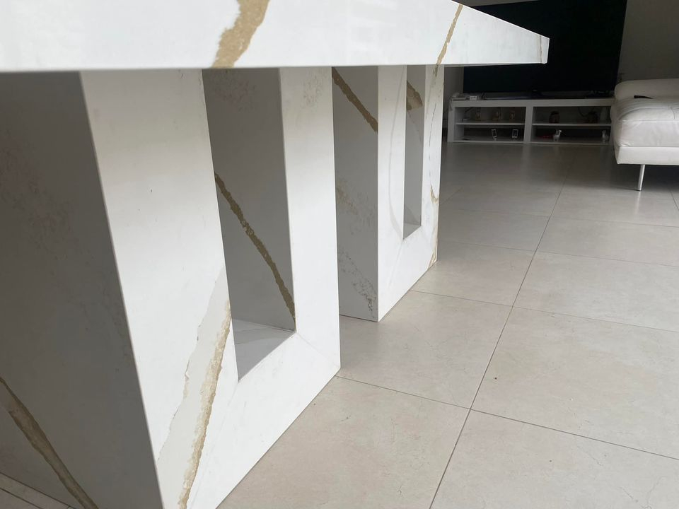 LX6018 CALACATTA GOLD QUARTZ STONE TABLE 2 LINX SURFACES