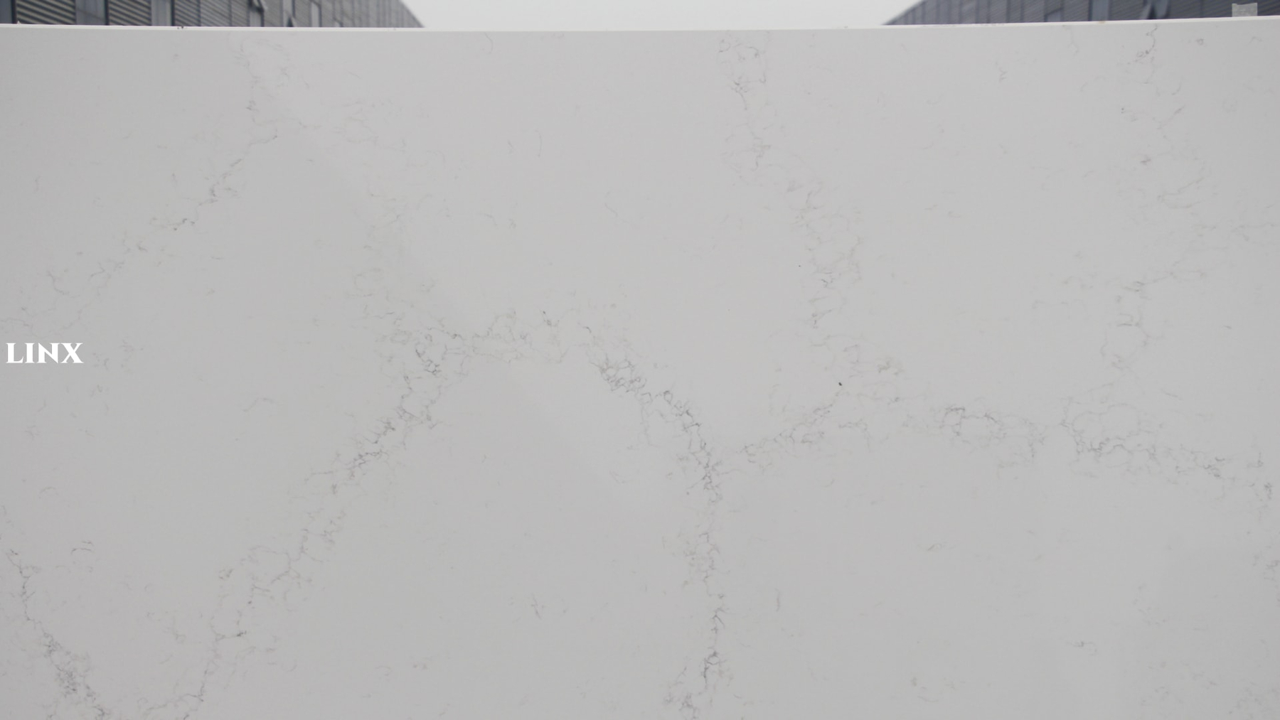 LX6070 CALACATTA WHITE QUARTZ STONE SLAB DETAIL 1 LINX SURFACES