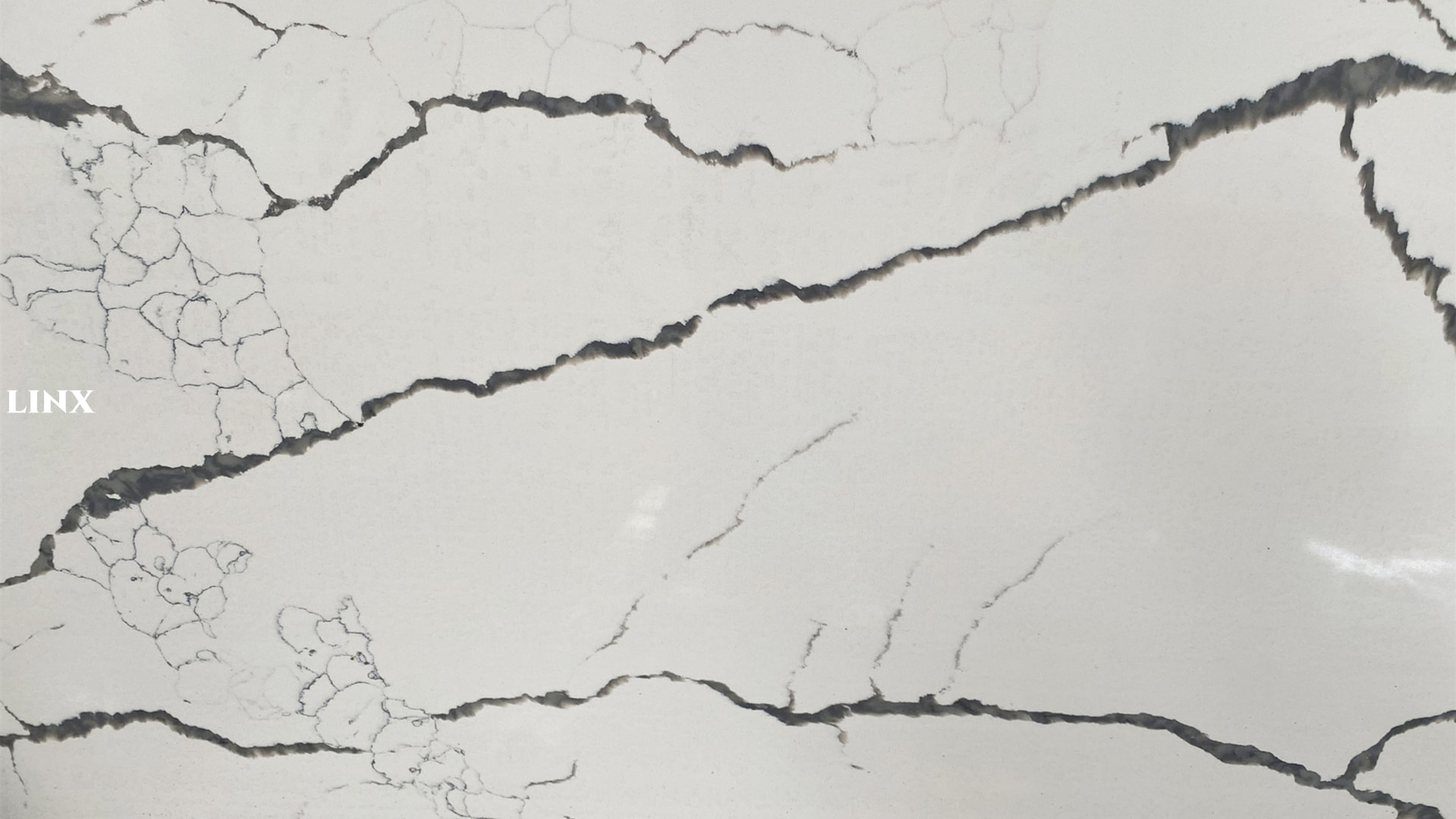 LX6077 CALACATTA WHITE QUARTZ STONE 4 LINX SURFACES
