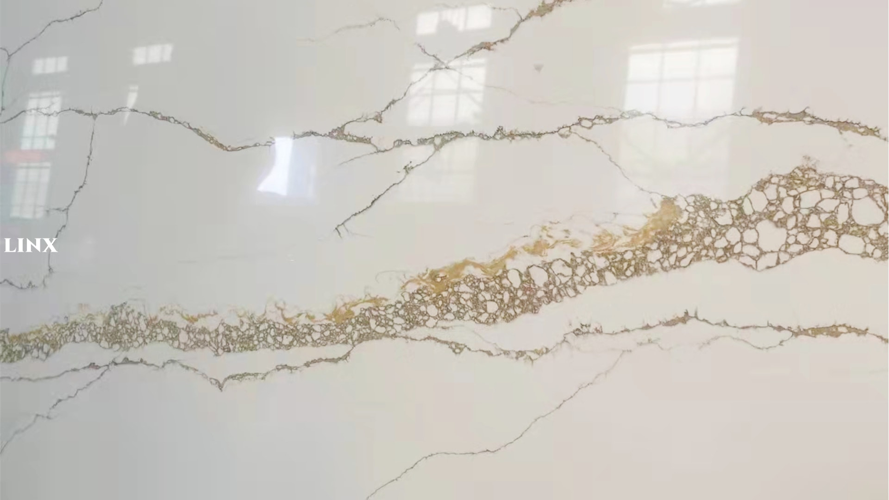 LX6102 CALACATTA GOLD QUARTZ STONE 2 LINX SURFACES