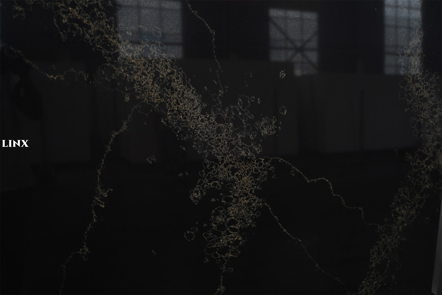 LX6117 CALACATTA BLACK QUARTZ STONE DETAIL 1 LINX SURFACES