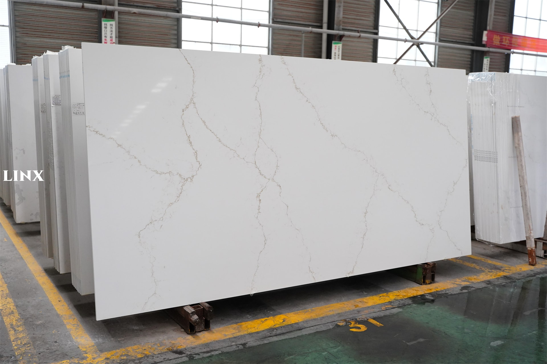 LX6152 CALACATTA GOLD QUARTZ STONE 1 LINX SURFACES