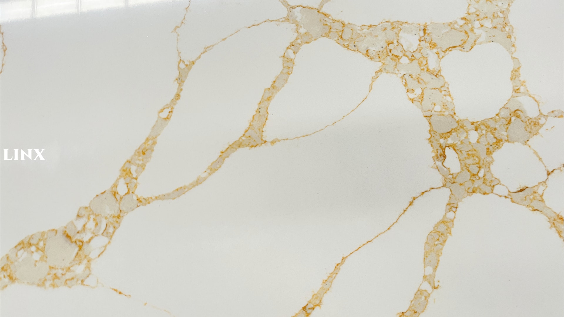 LX6170 CALACATTA GOLD QUARTZ STONE 2 LINX SURFACES
