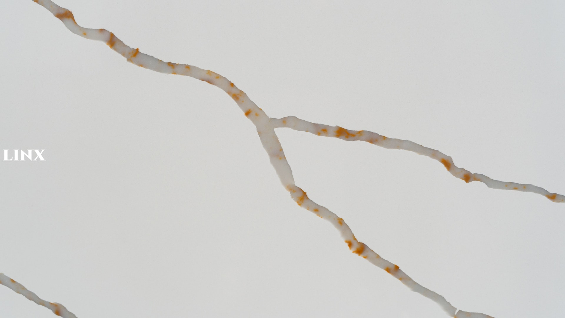 LX6204 CALACATTA GOLD QUARTZ STONE 2 LINX SURFACES