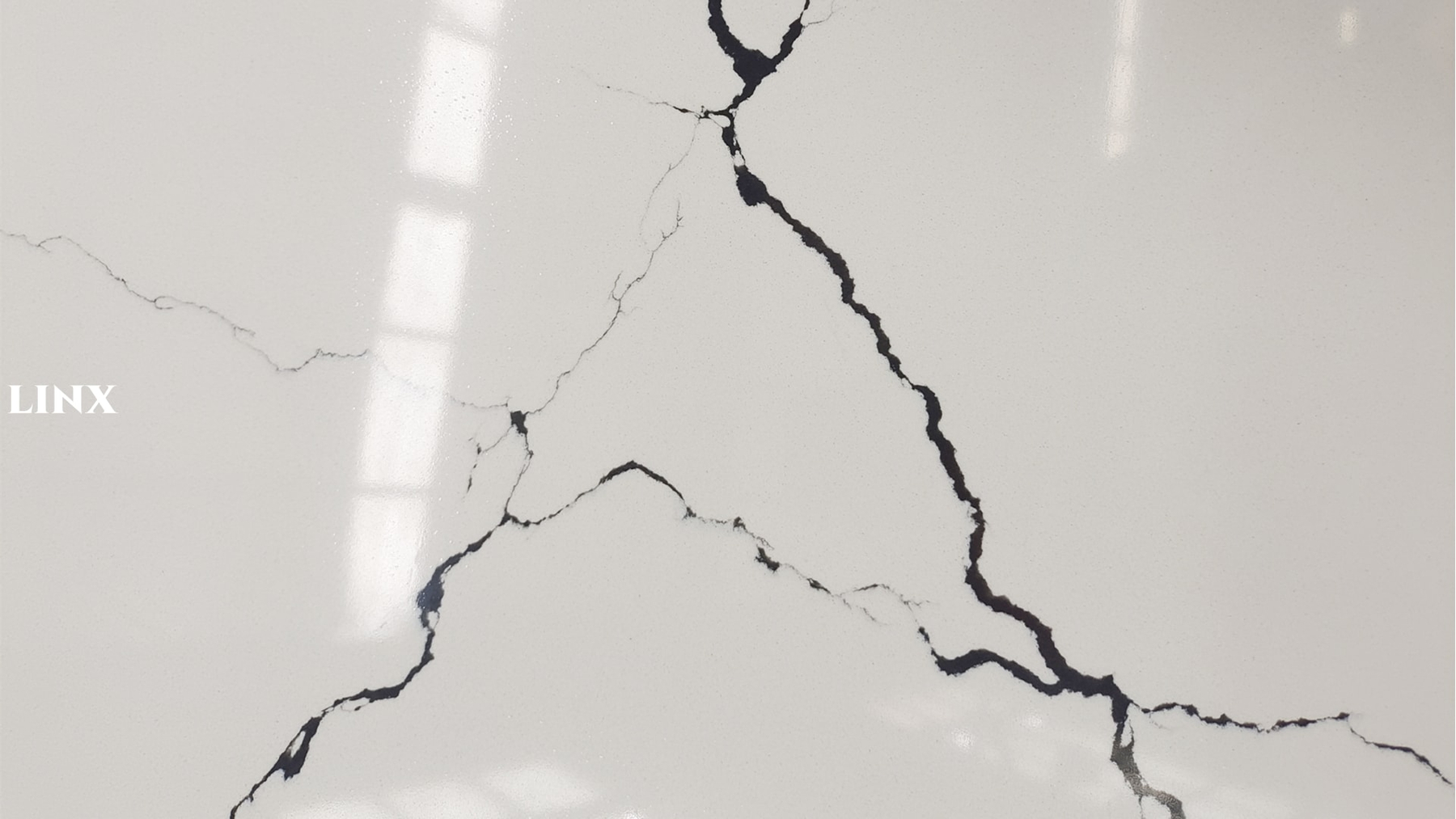 LX6206 CALACATTA WHITE QUARTZ STONE 1 LINX SURFACES