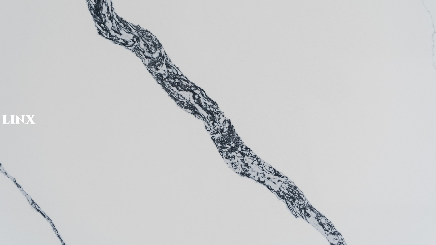 LX6216 CALACATTA WHITE QUARTZ STONE 2 LINX SURFACES