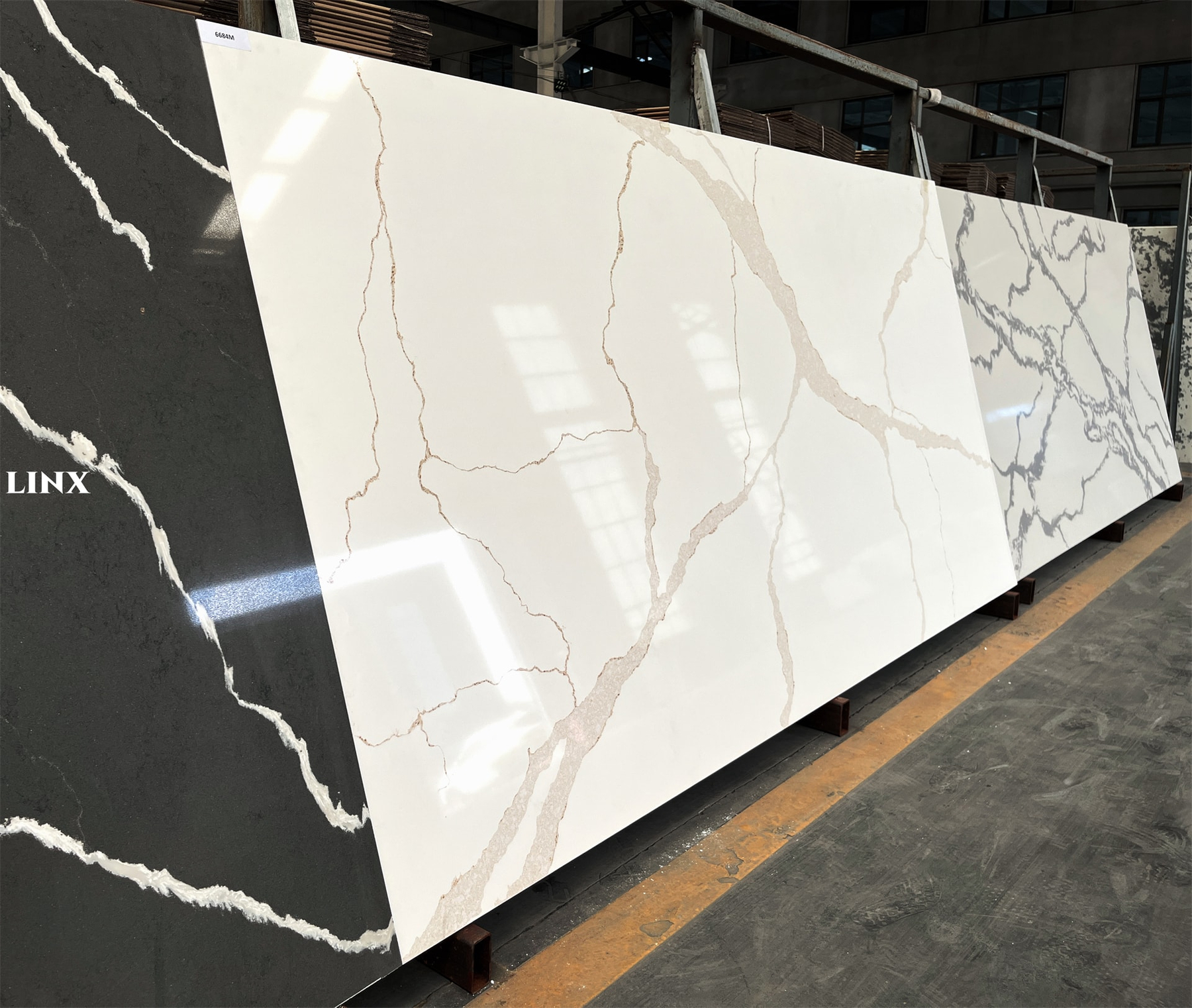 LX6684 CALACATTA GOLD QUARTZ STONE 1 LINX SURFACES