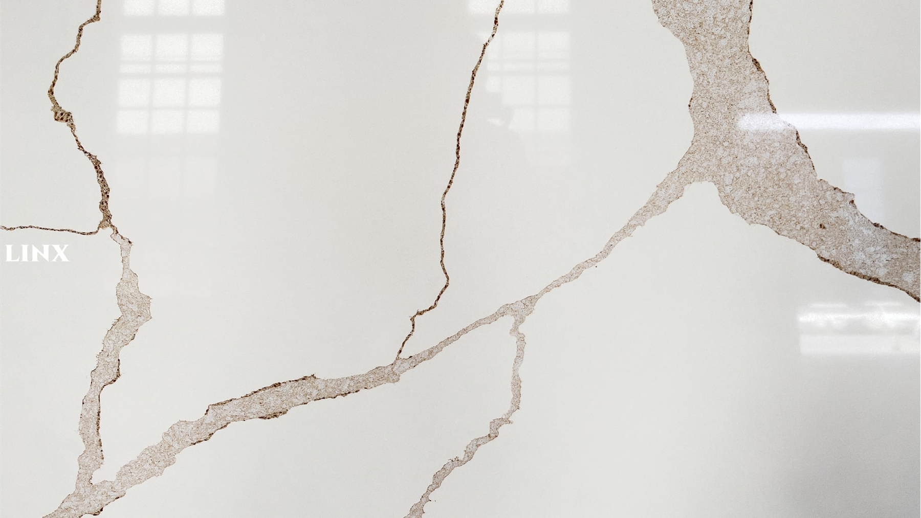 LX6684 CALACATTA GOLD QUARTZ STONE CLOSE UP 1 LINX SURFACES