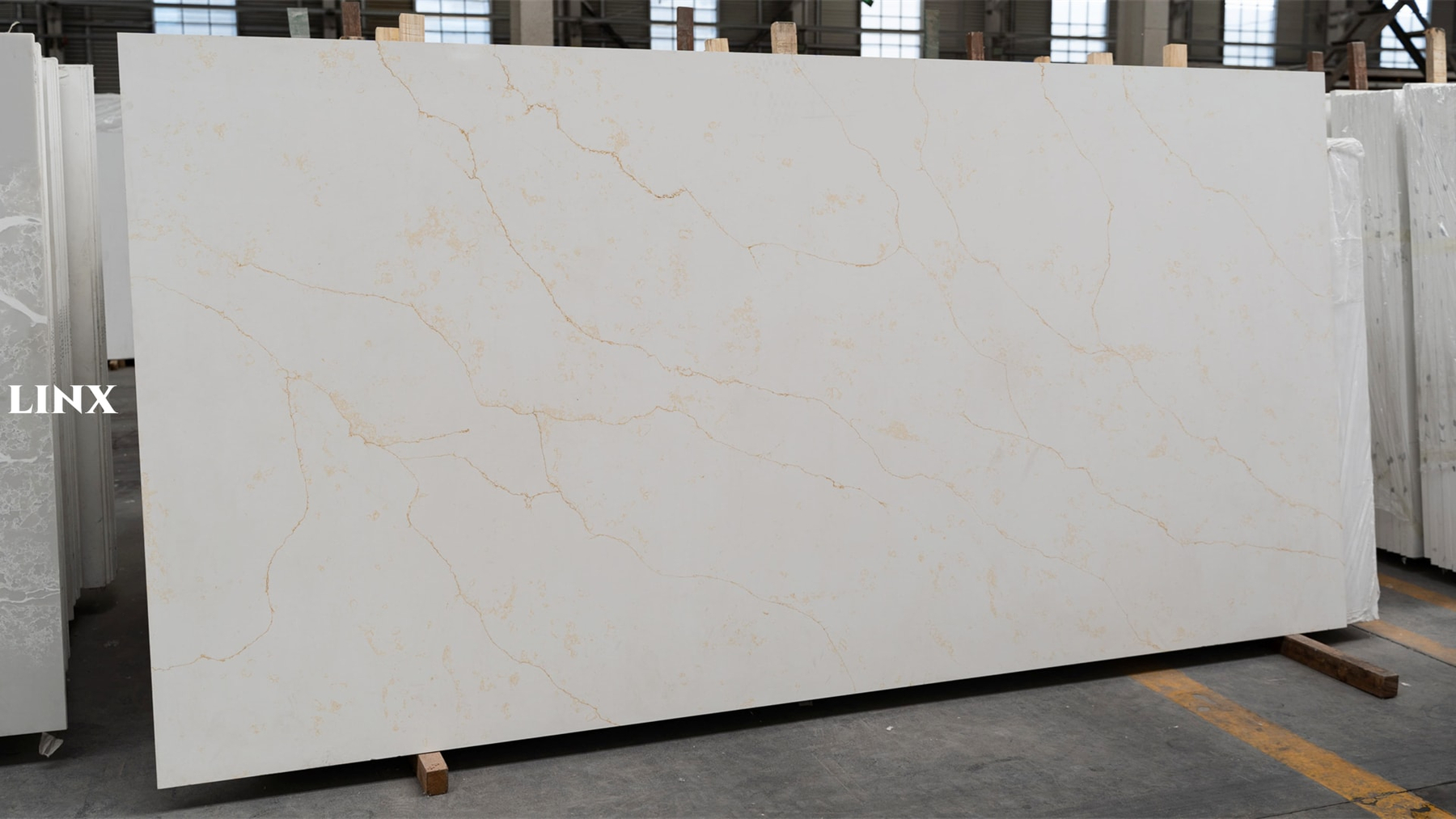 LX6701 CALACATTA GOLD QUARTZ STONE 1 LINX SURFACES