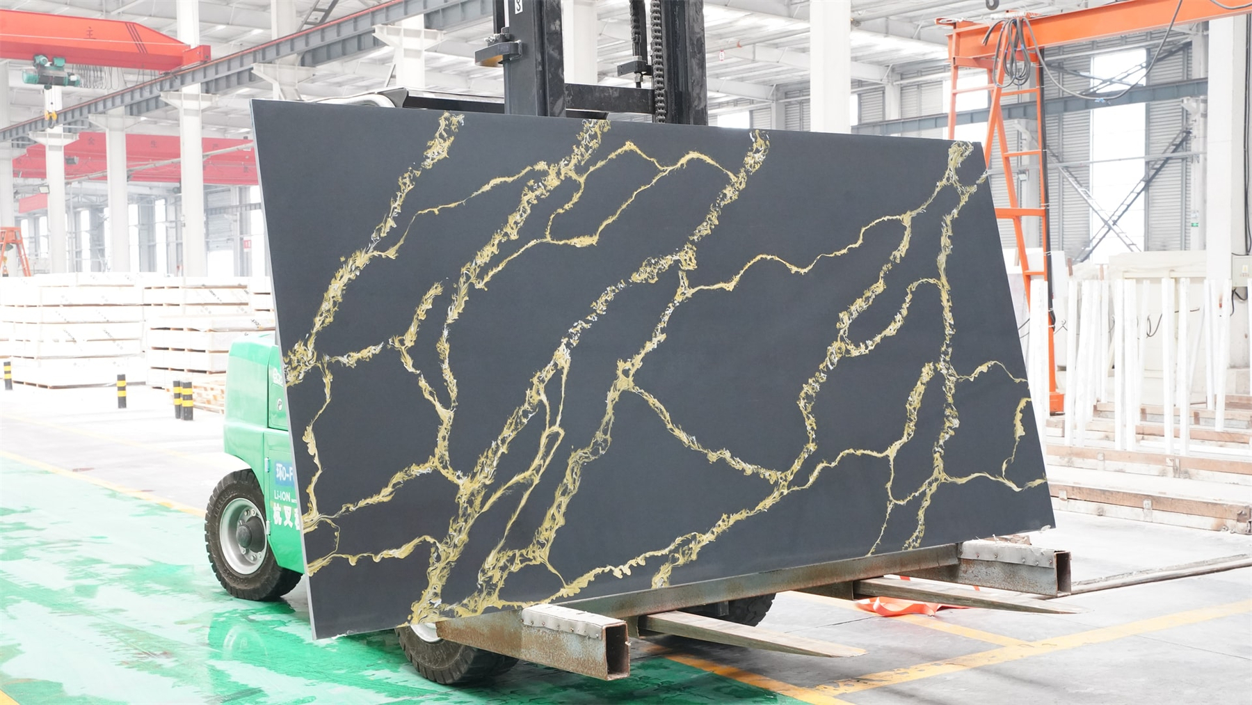 LX6719 CALACATTA BLACK QUARTZ STONE 1 LINX SURFACES