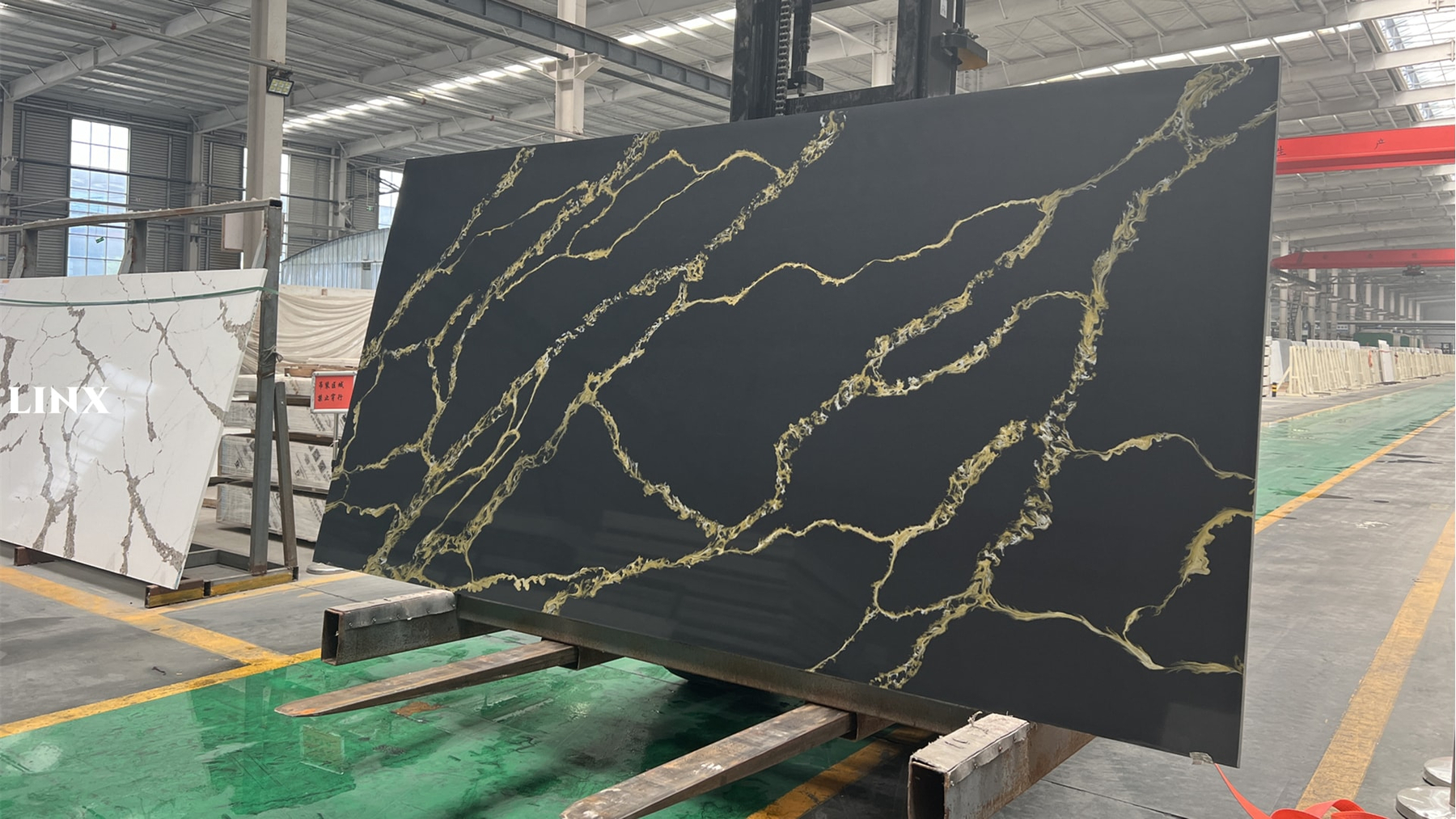 LX6719 CALACATTA BLACK QUARTZ STONE 5 LINX SURFACES