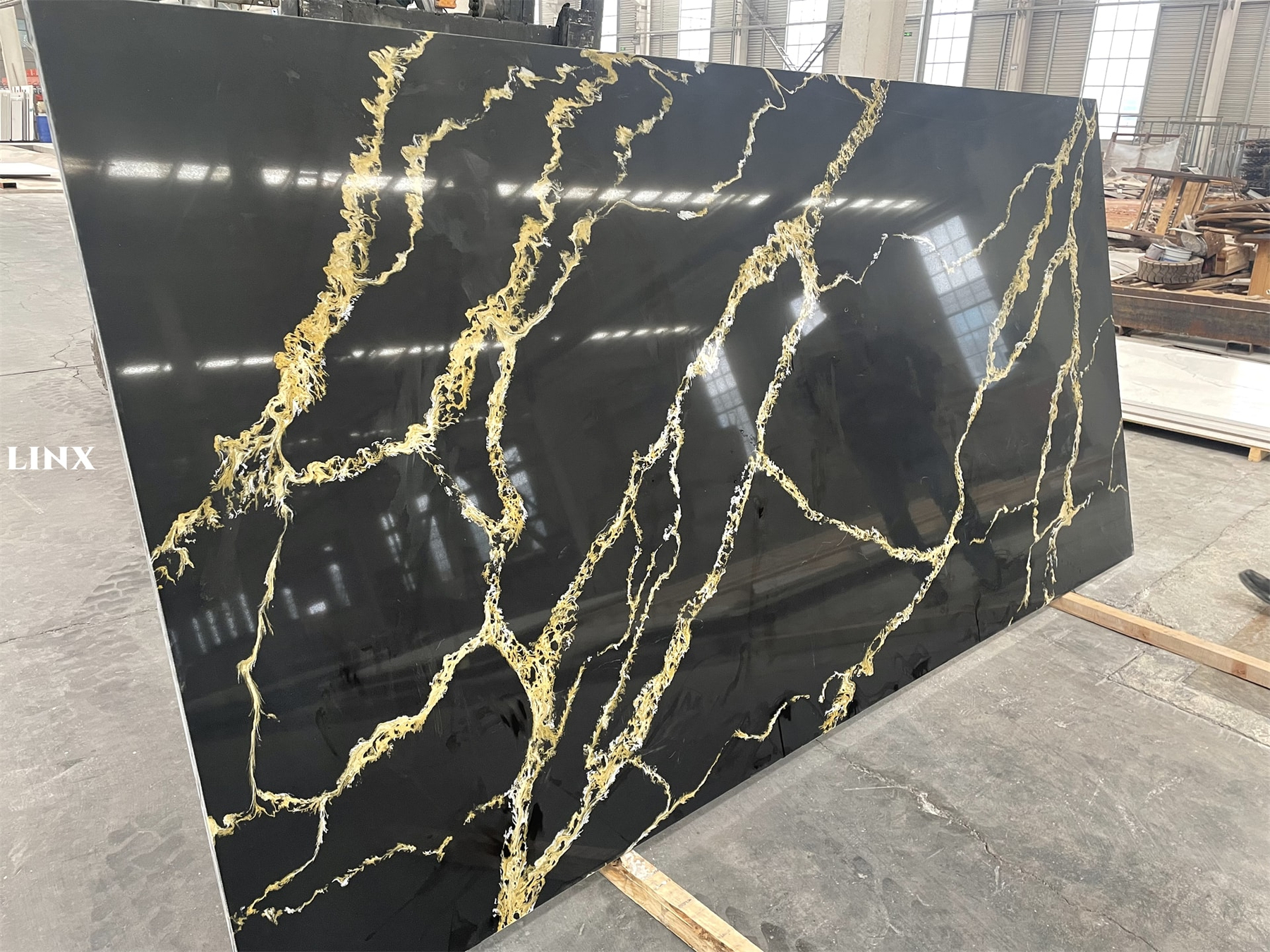 LX6719 CALACATTA BLACK QUARTZ STONE 7 LINX SURFACES