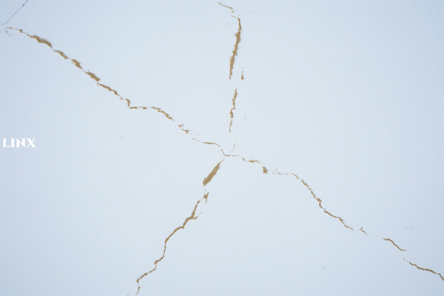 LX6723 CALACATTA GOLD QUARTZ STONE DETAIL 2 LINX SURFACES