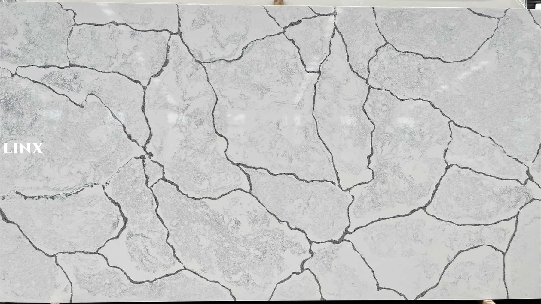 LX6780 UNIEQE GREYISH QUARTZ STONE DETAIL 1 LINX SURFACES
