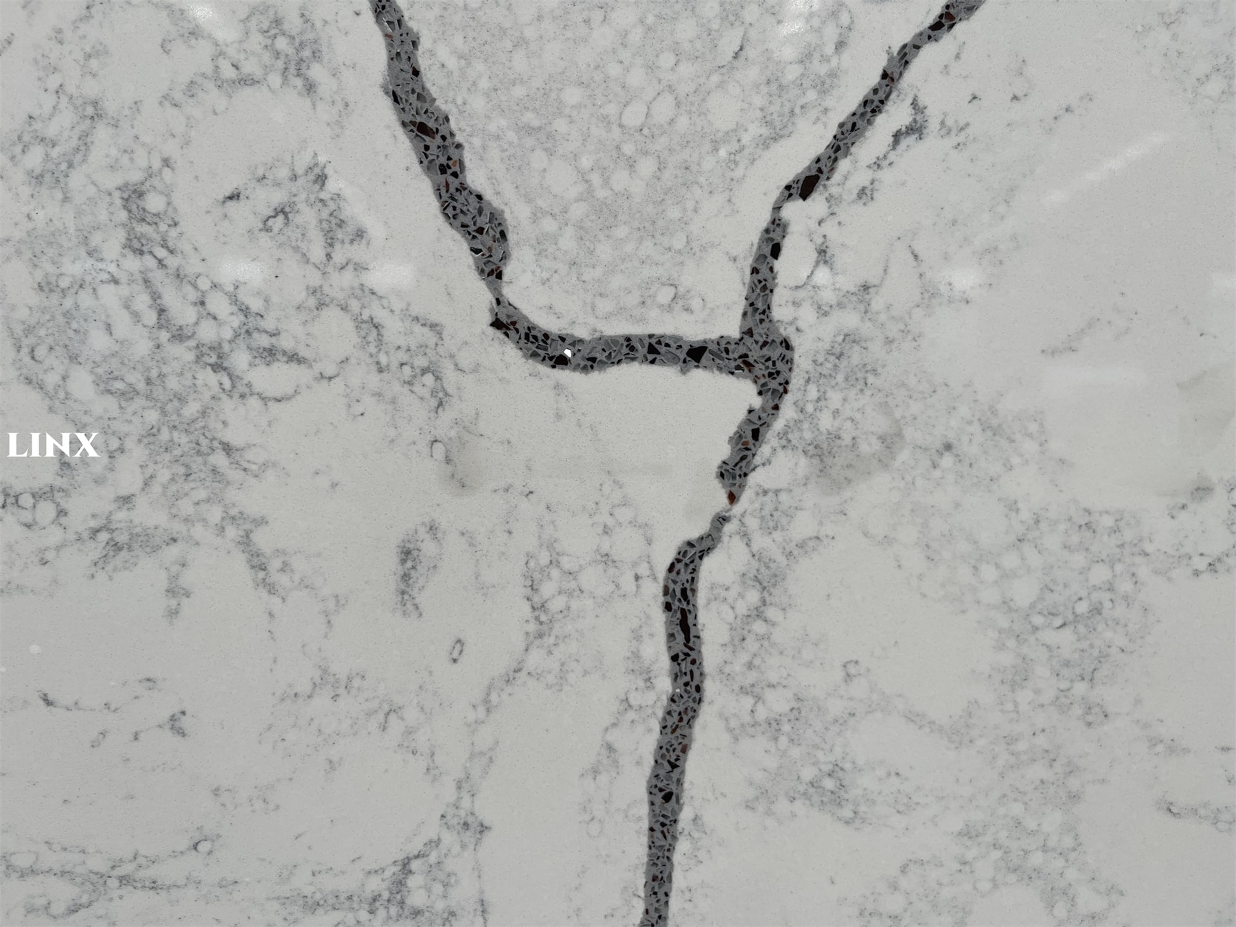 LX6780 UNIEQE GREYISH QUARTZ STONE DETAIL 3 LINX SURFACES