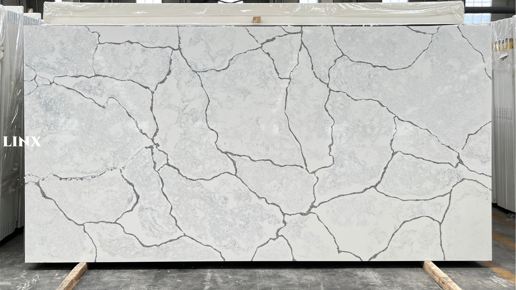 LX6780 UNIEQE GREYISH QUARTZ STONE LINX SURFACES