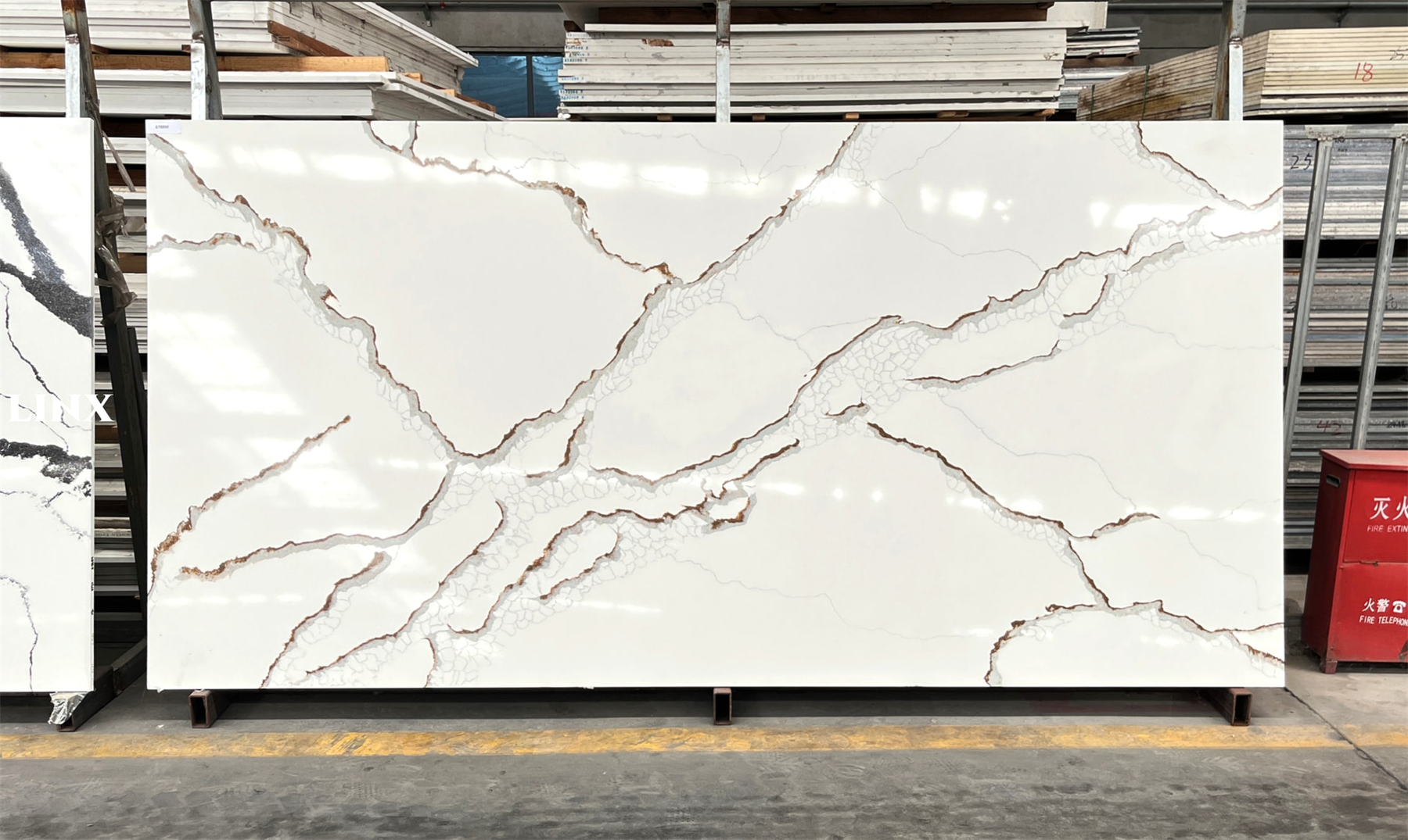 LX6788 CALACATTA WHITE QUARTZ STONE LINX SURFACES