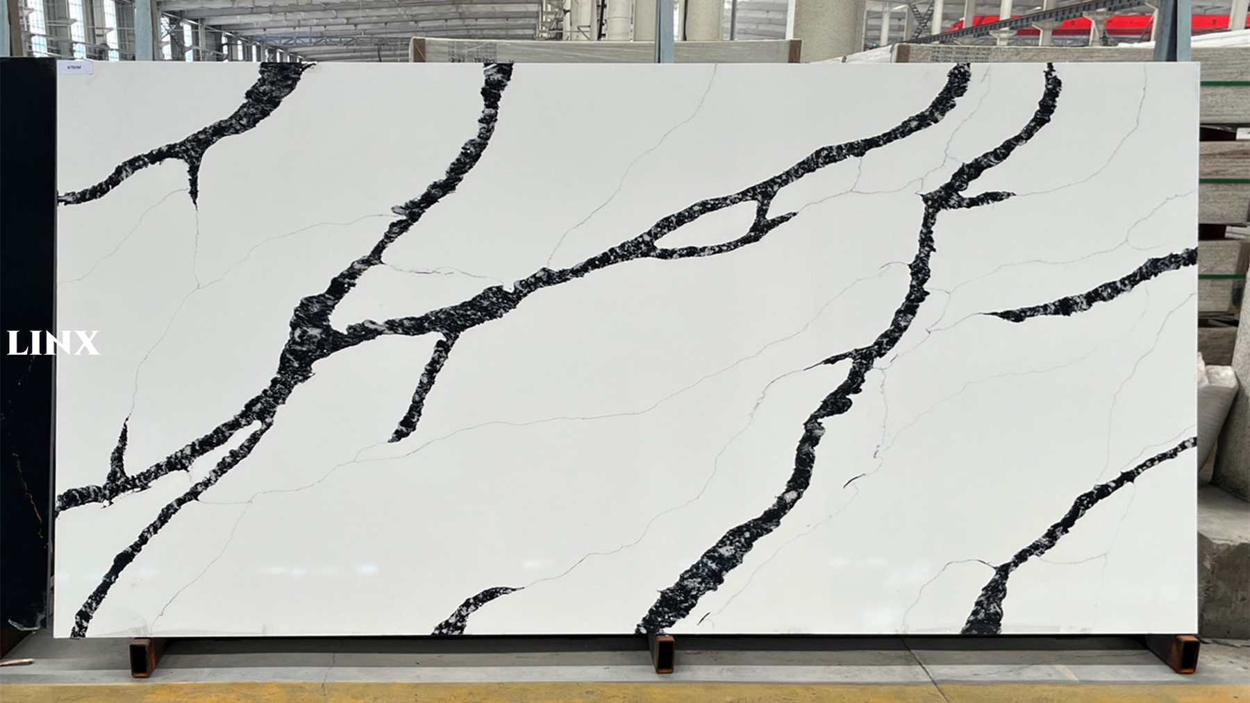 LX6792 CALACATTA BLACK VEIN QUARTZ STONE LINX SURFACES