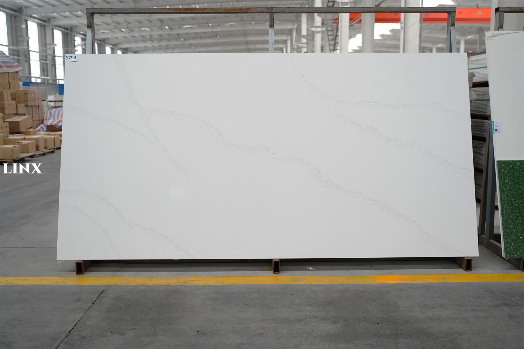 LX6794 CALACATTA WHITE QUARTZ STONE 1 LINX SURFACES