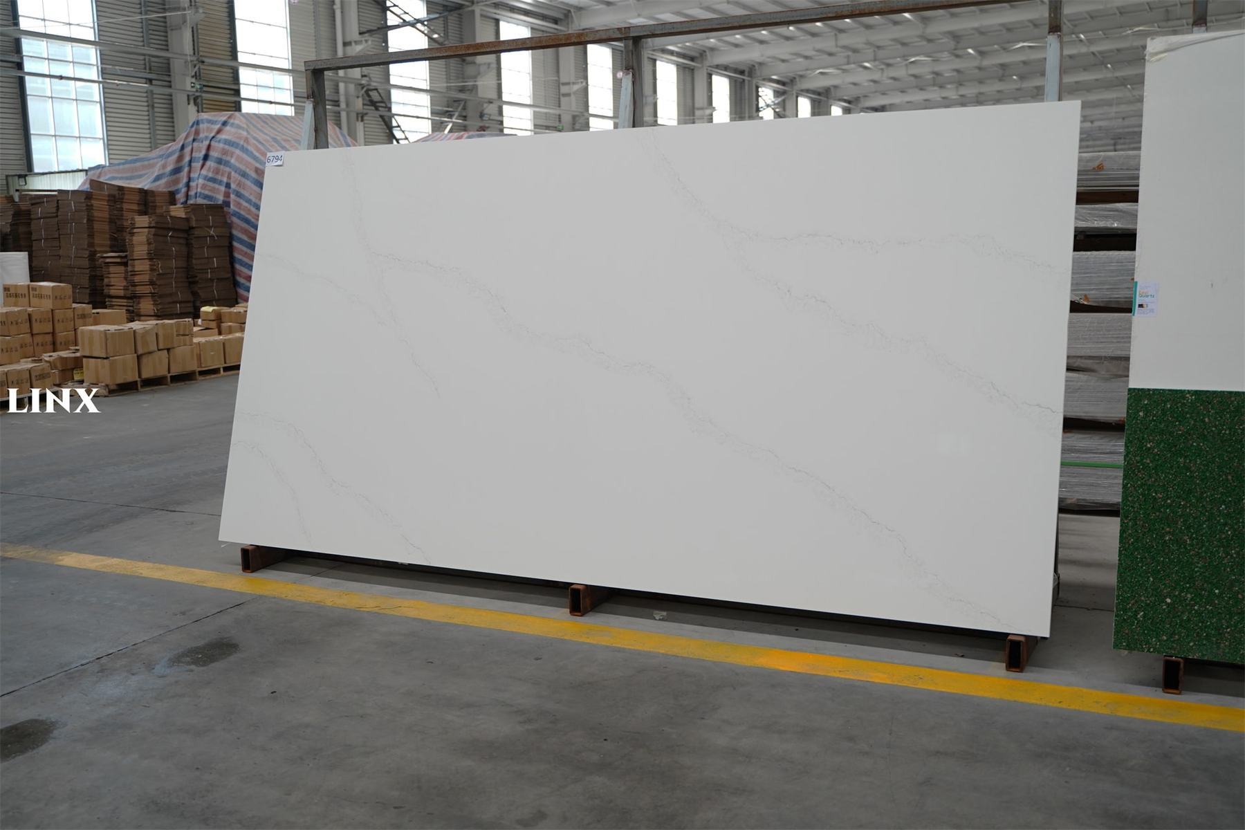 LX6794 CALACATTA WHITE QUARTZ STONE 3 LINX SURFACES