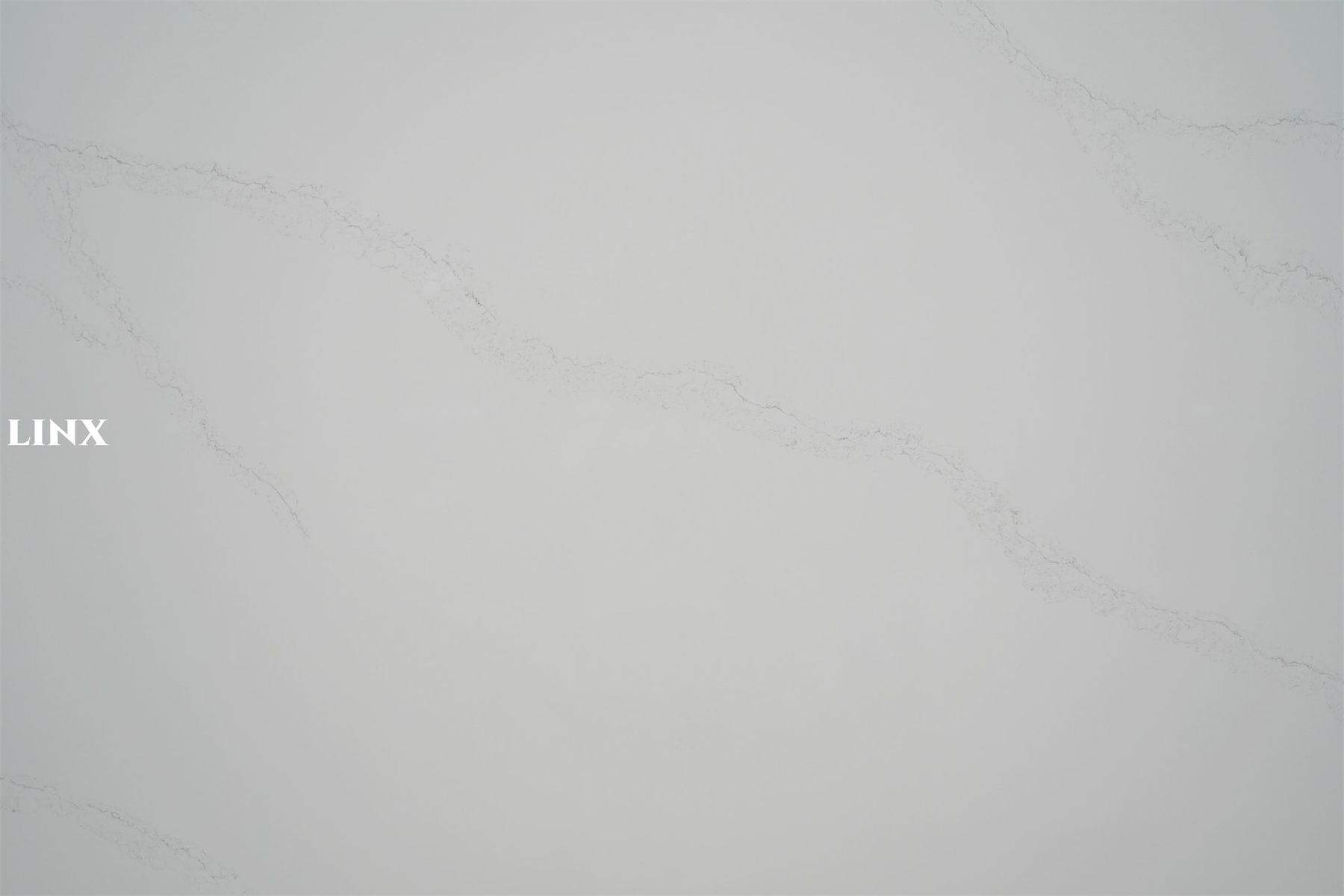 LX6794 CALACATTA WHITE QUARTZ STONE DETAIL 1 LINX SURFACES