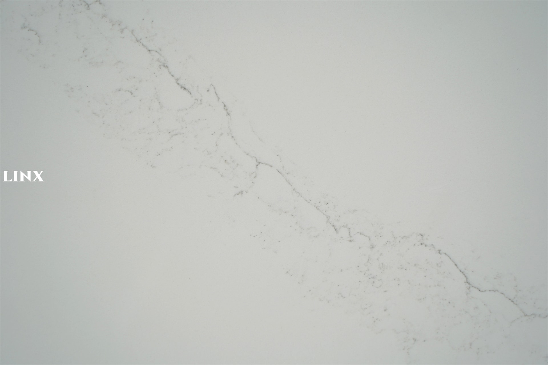 LX6794 CALACATTA WHITE QUARTZ STONE DETAIL 2 LINX SURFACES