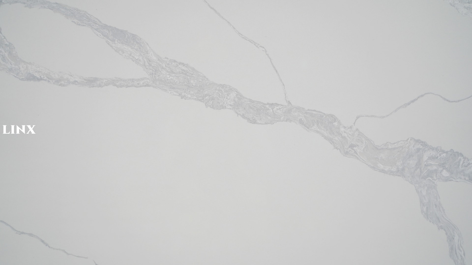 LX6827 CALACATTA WHITE QUARTZ STONE CLOSE UP 1 LINX SURFACES