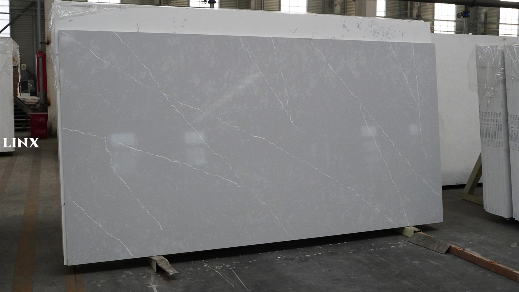 LX6864 CALACATTA GREY QUARTZ STONE 1 LINX SURFACES