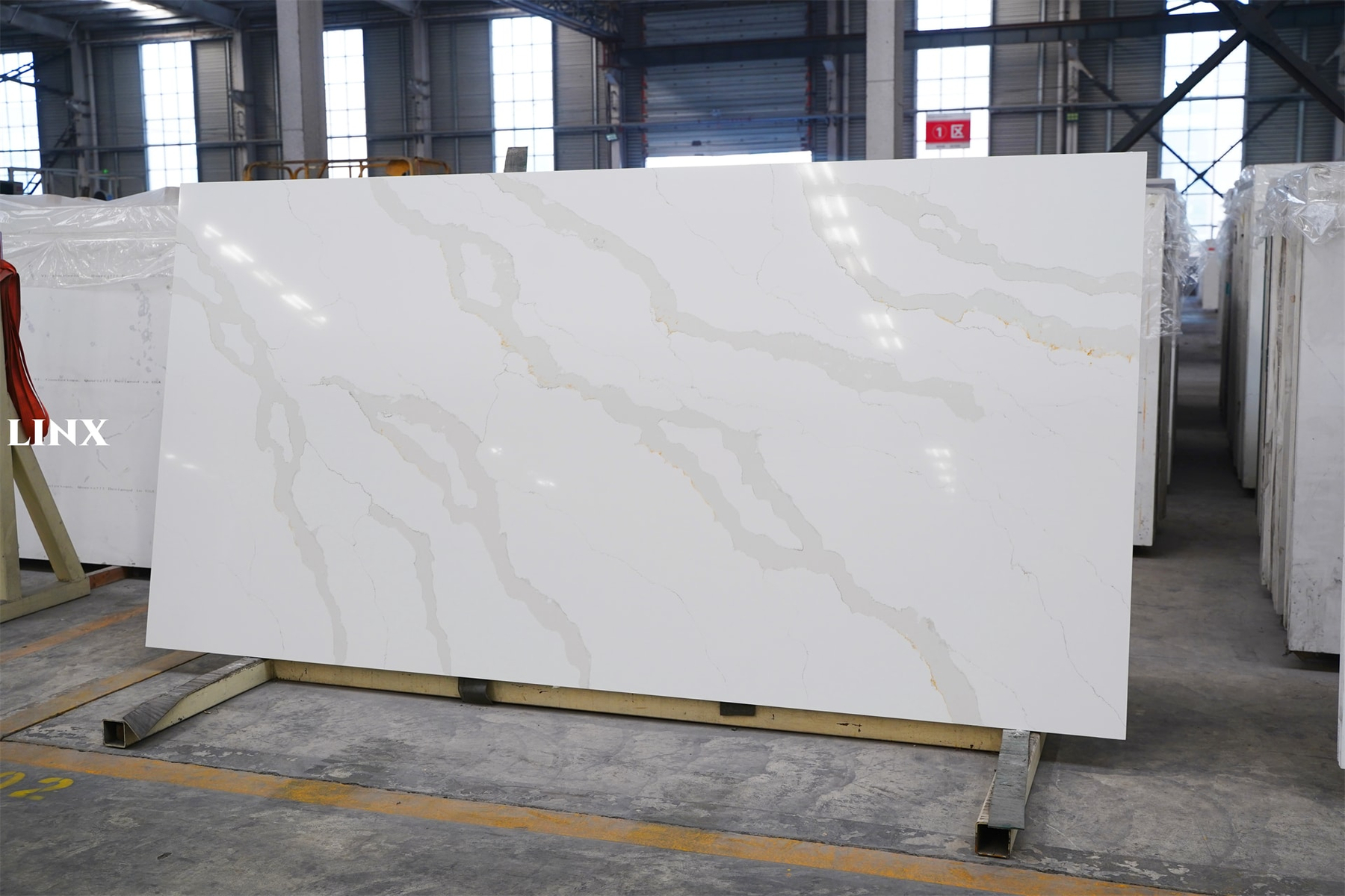 LX6878 CALACATTA GOLD QUARTZ STONE 3 LINX SURFACES