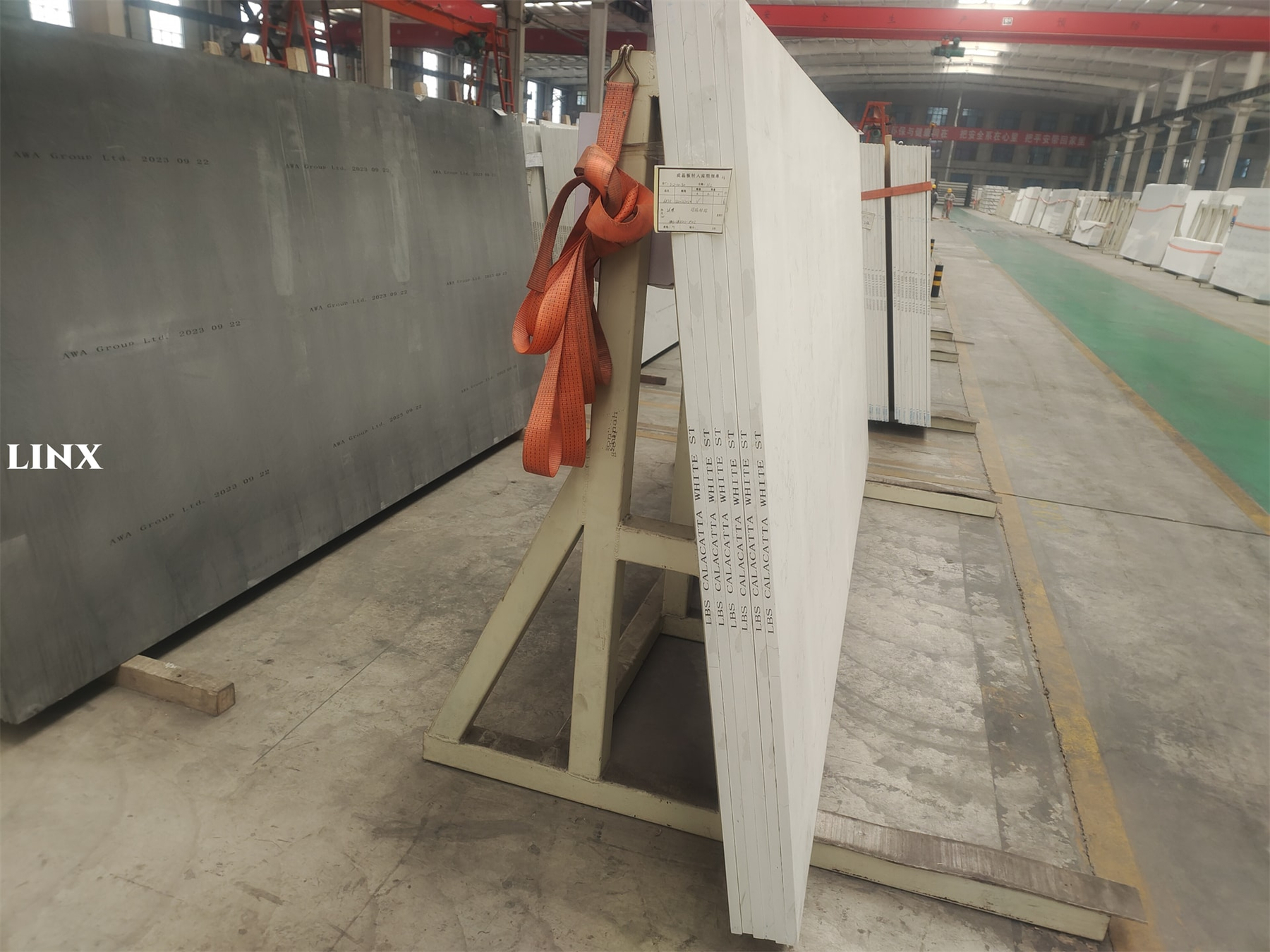 LX6878 CALACATTA GOLD QUARTZ STONE 5 LINX SURFACES