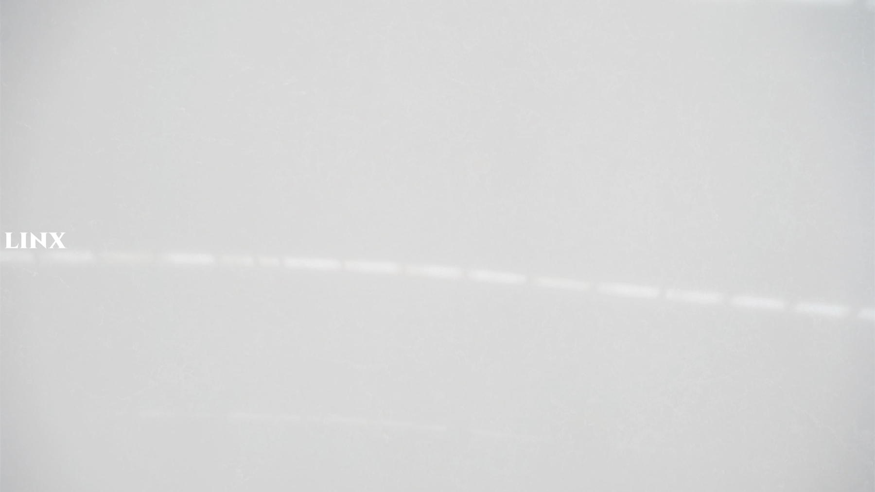 LX6886 MARBLE CARRARA QUARTZ STONE CLOSE UP 1 LINX SURFACES