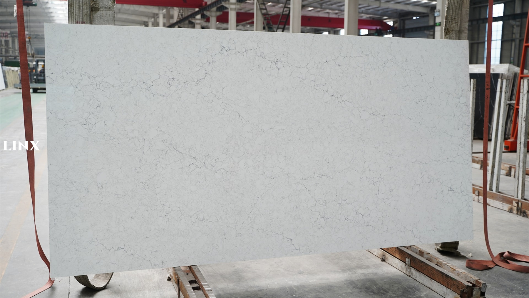 LX6895 GREYING CARRARA QUARTZ STONE 1 LINX SURFACES