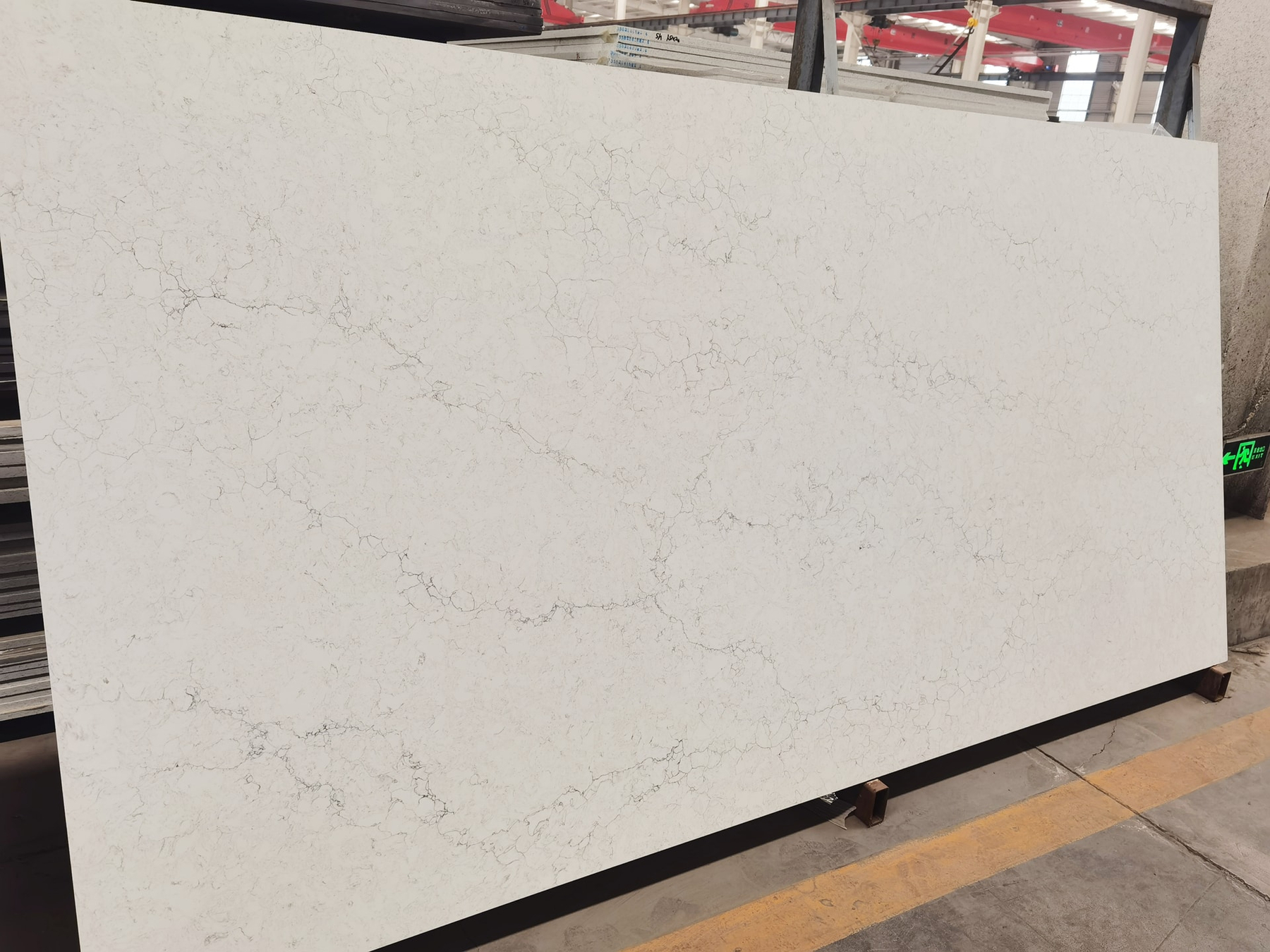 LX6895 GREYING CARRARA QUARTZ STONE 3 LINX SURFACES