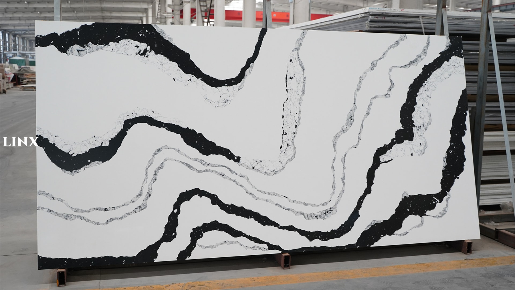 LX7000 CALACATTA BLACK VEIN QUARTZ STONE 1 LINX SURFACES