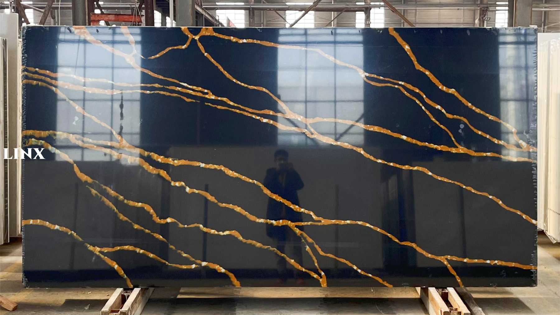 LX7061 CALACATTA BLACK QUARTZ STONE LINX SURFACES