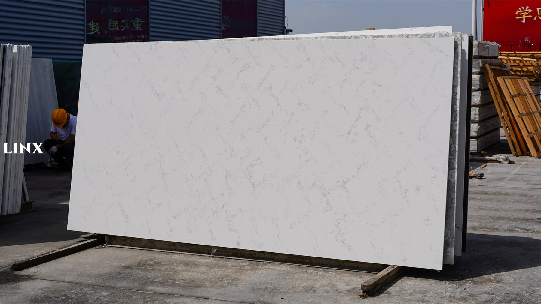 LX7200 CARRARA WHITE QUARTZ STONE 2 LINX SURFACES