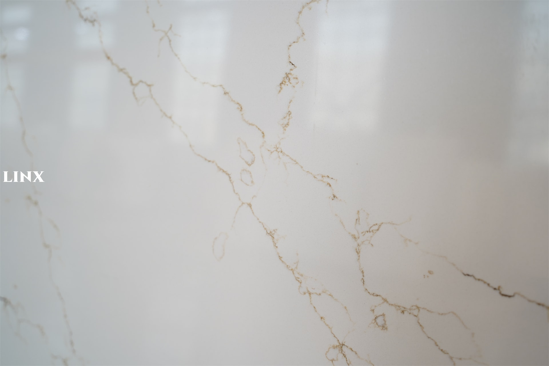 LX7211 CALACATTA GOLD QUARTZ STONE DETAIL 2 LINX SURFACES