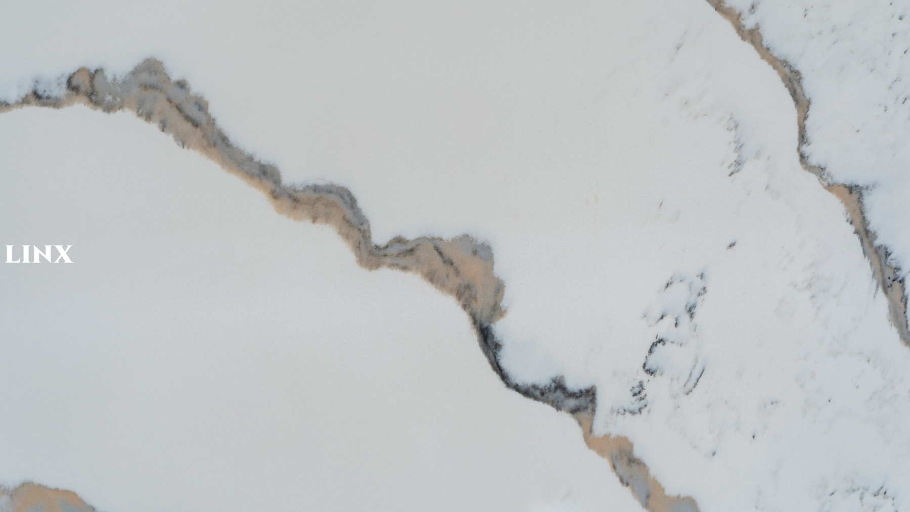 LX7248 CALACATTA GOLD QUARTZ STONE DETAIL 2 LINX SURFACES