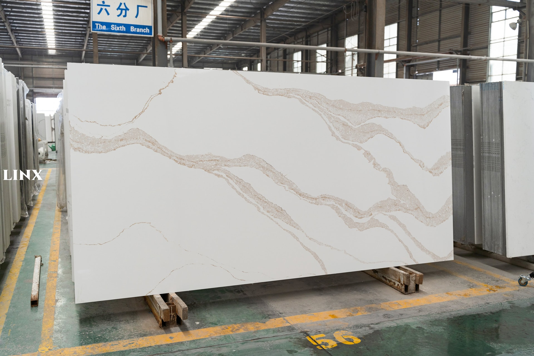 LX7289 CALACATTA GOLD QUARTZ STONE 2 LINX SURFACES