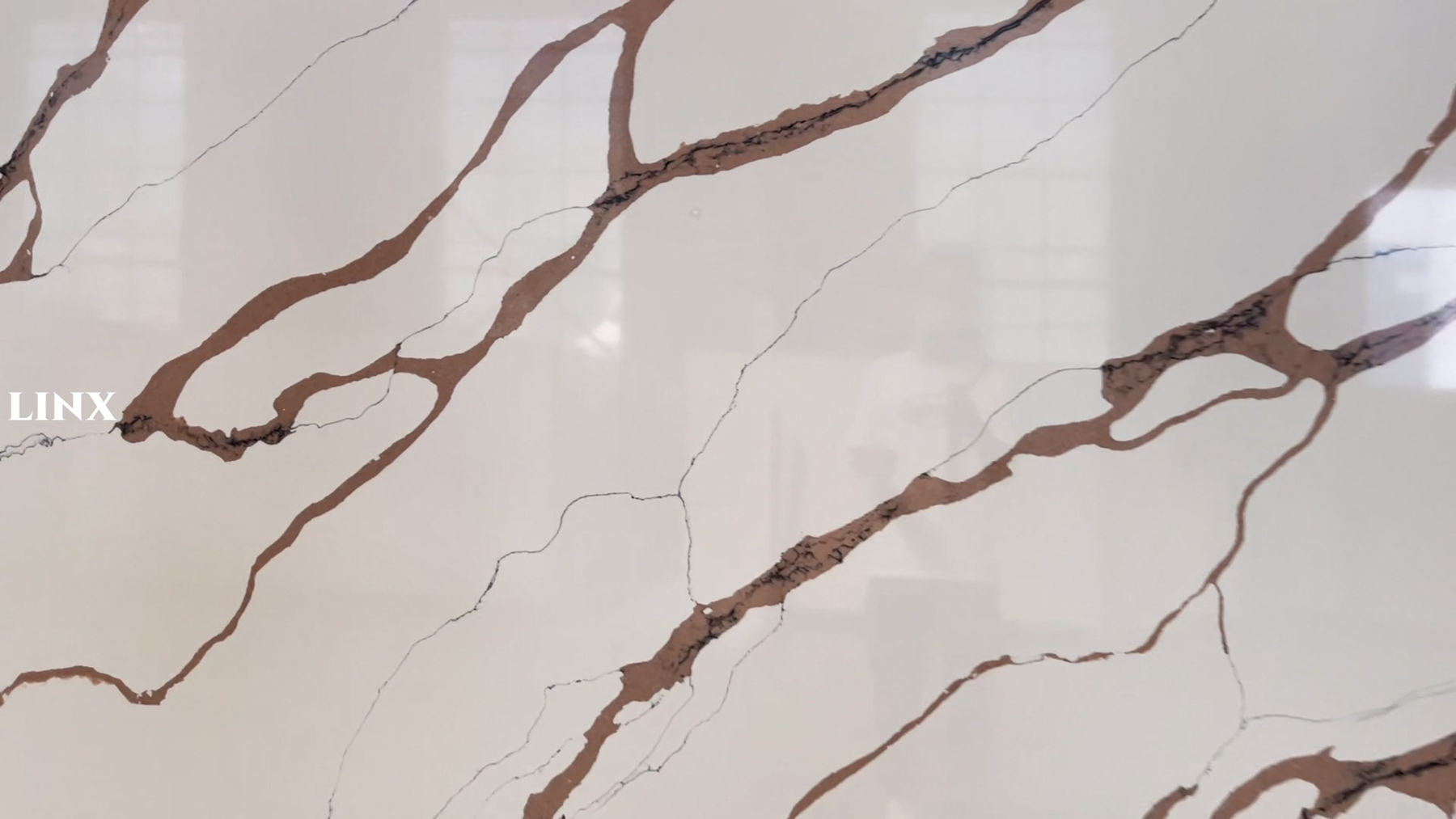 LX7292 CALACATTA WHITE QUARTZ STONE 1 LINX SURFACES