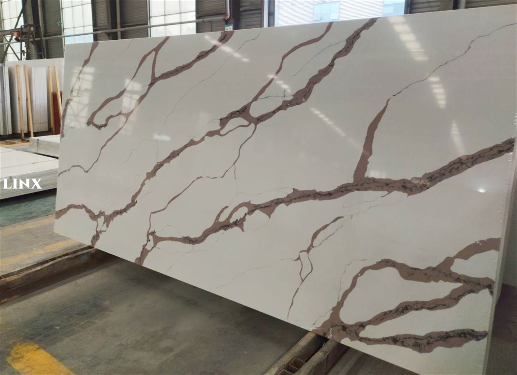 LX7292 CALACATTA WHITE QUARTZ STONE 4 LINX SURFACES