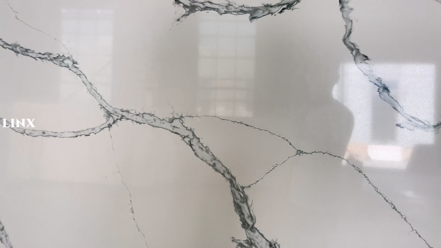 LX7294 CALACATTA WHITE QUARTZ STONE 3 LINX SURFACES