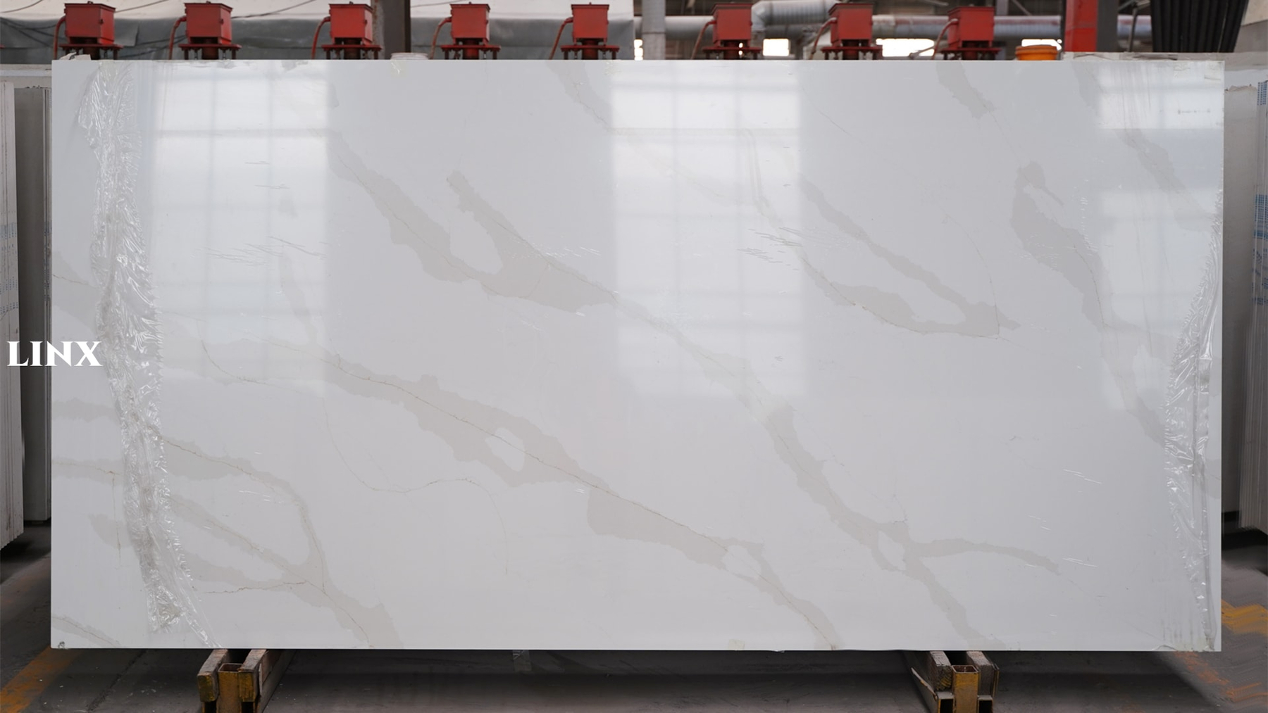 LX7335 CALACATTA GOLD QUARTZ STONE LINX SURFACES