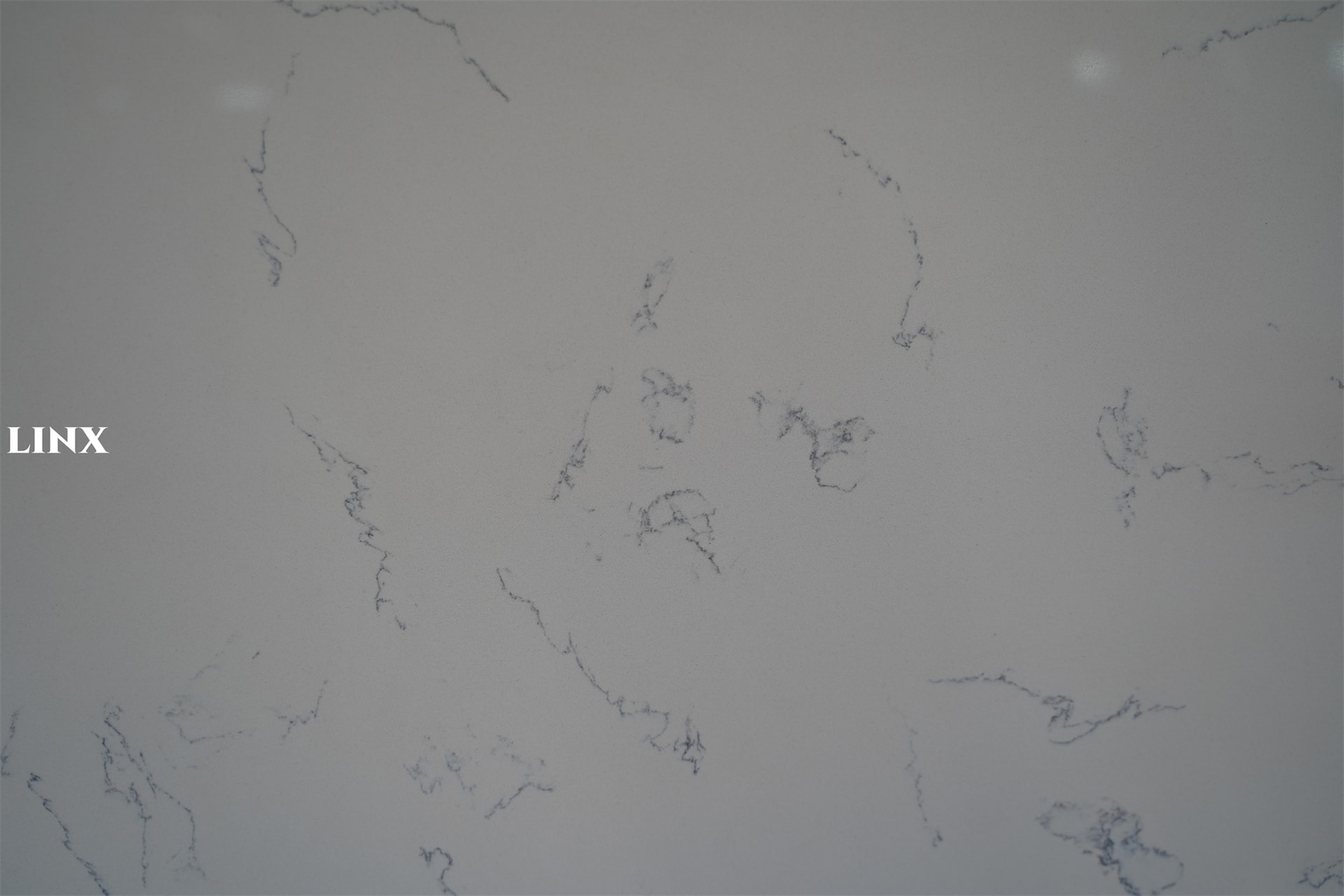 LX7566 CARRARA WHISPER QUARTZ STONE 6 LINX SURFACES