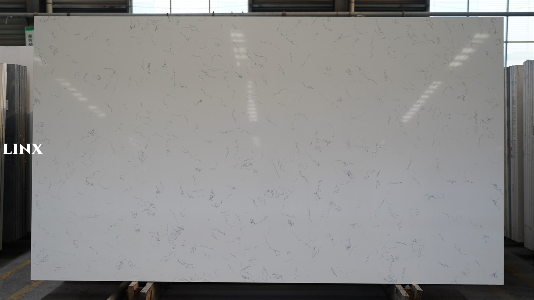 LX7566 CARRARA WHISPER QUARTZ STONE LINX SURFACES