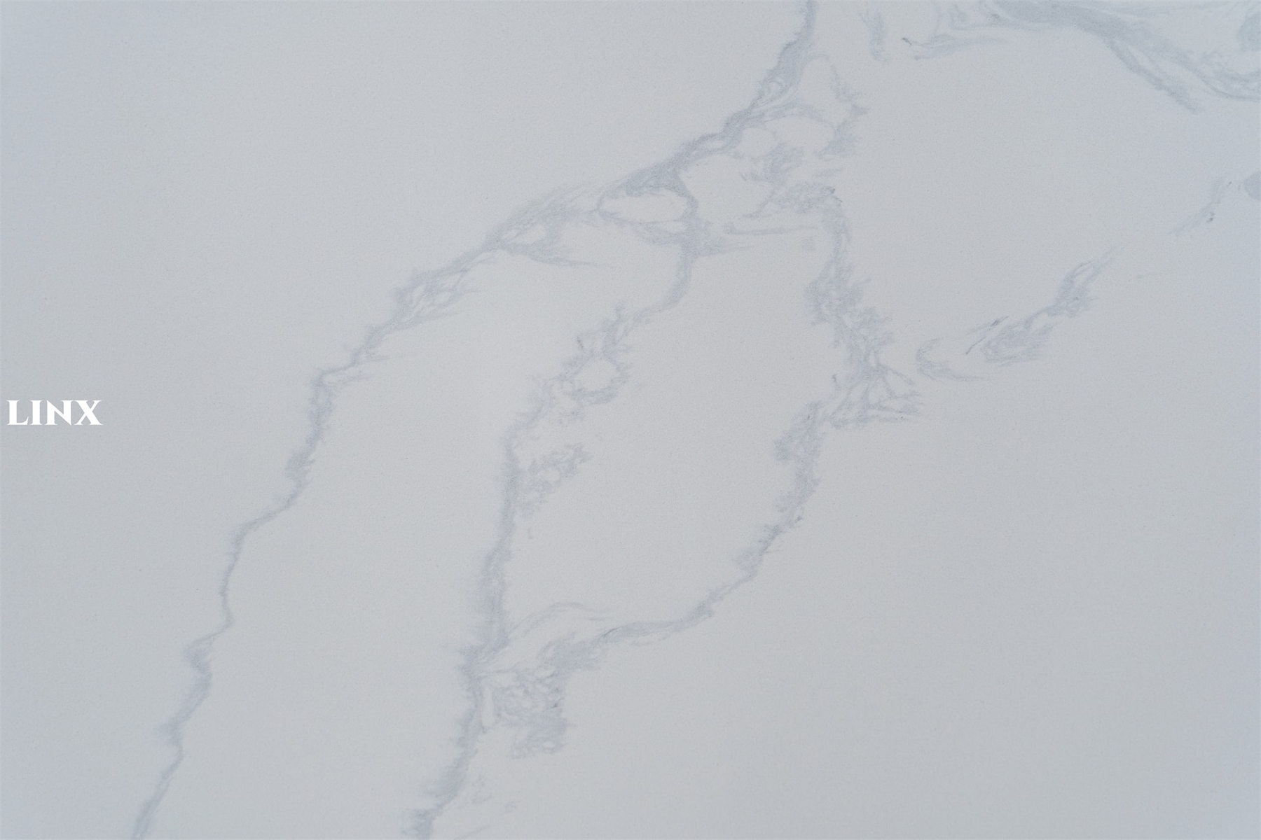 LX8008 CALACATTA WHITE QUARTZ STONE DETAIL 2 LINX SURFACES