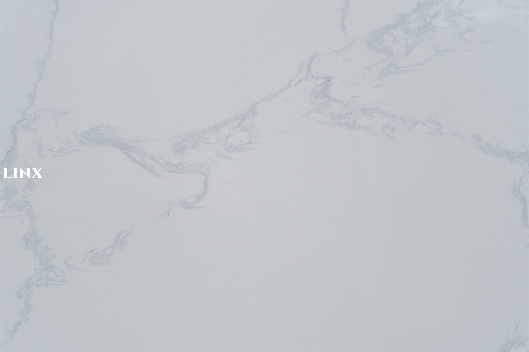 LX8008 CALACATTA WHITE QUARTZ STONE DETAIL 3 LINX SURFACES