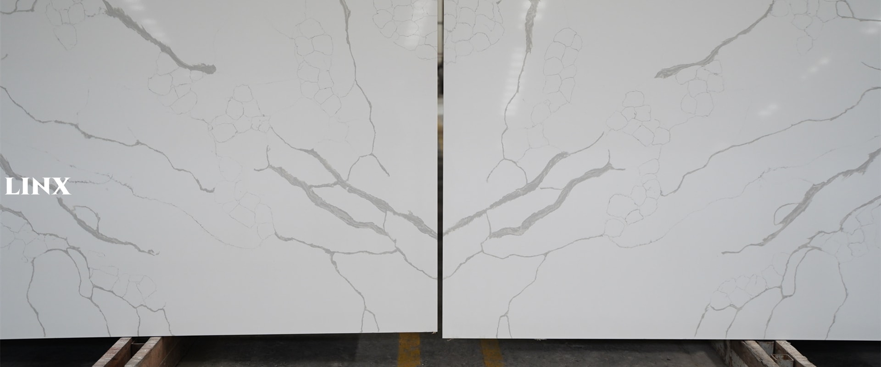 LX8021 CALACATTA WHITE QUARTZ STONE BOOKMATCH 4 LINX SURFACES
