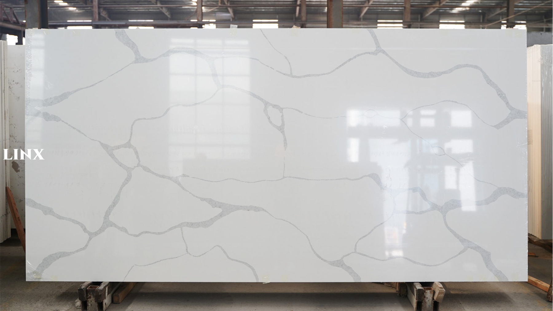 LX8022 CALACATTA WHITE QUARTZ STONE LINX SURFACES